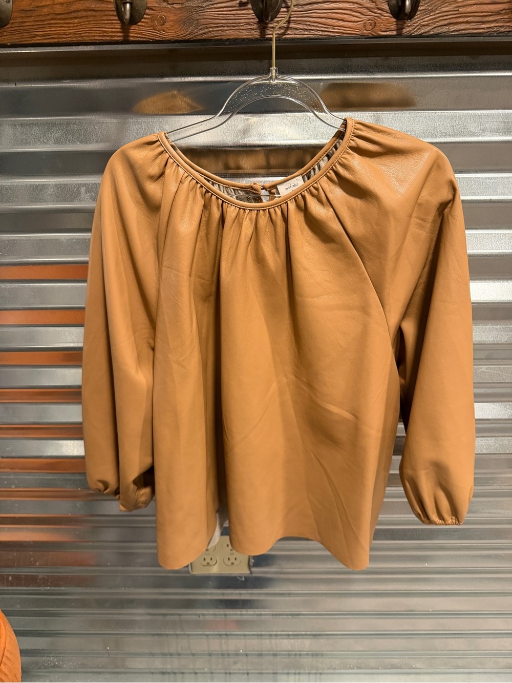 Wilfred woman’s top size small